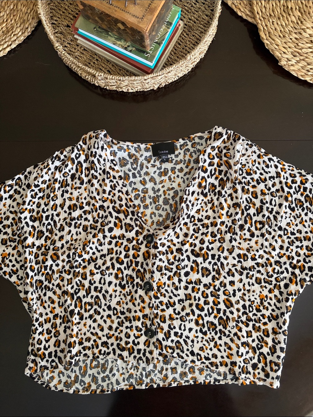 Cropped Leopard Print Button Front Top in Women’s Sz L